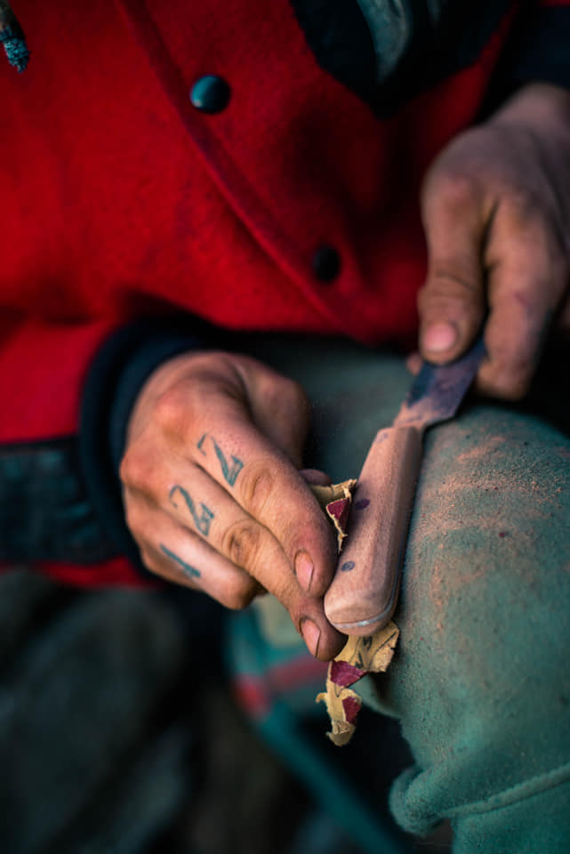 sanding the handle (finishing)