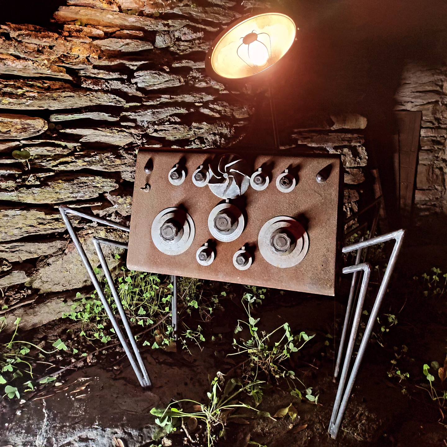 lampe araignée robot retro-futuriste — 2