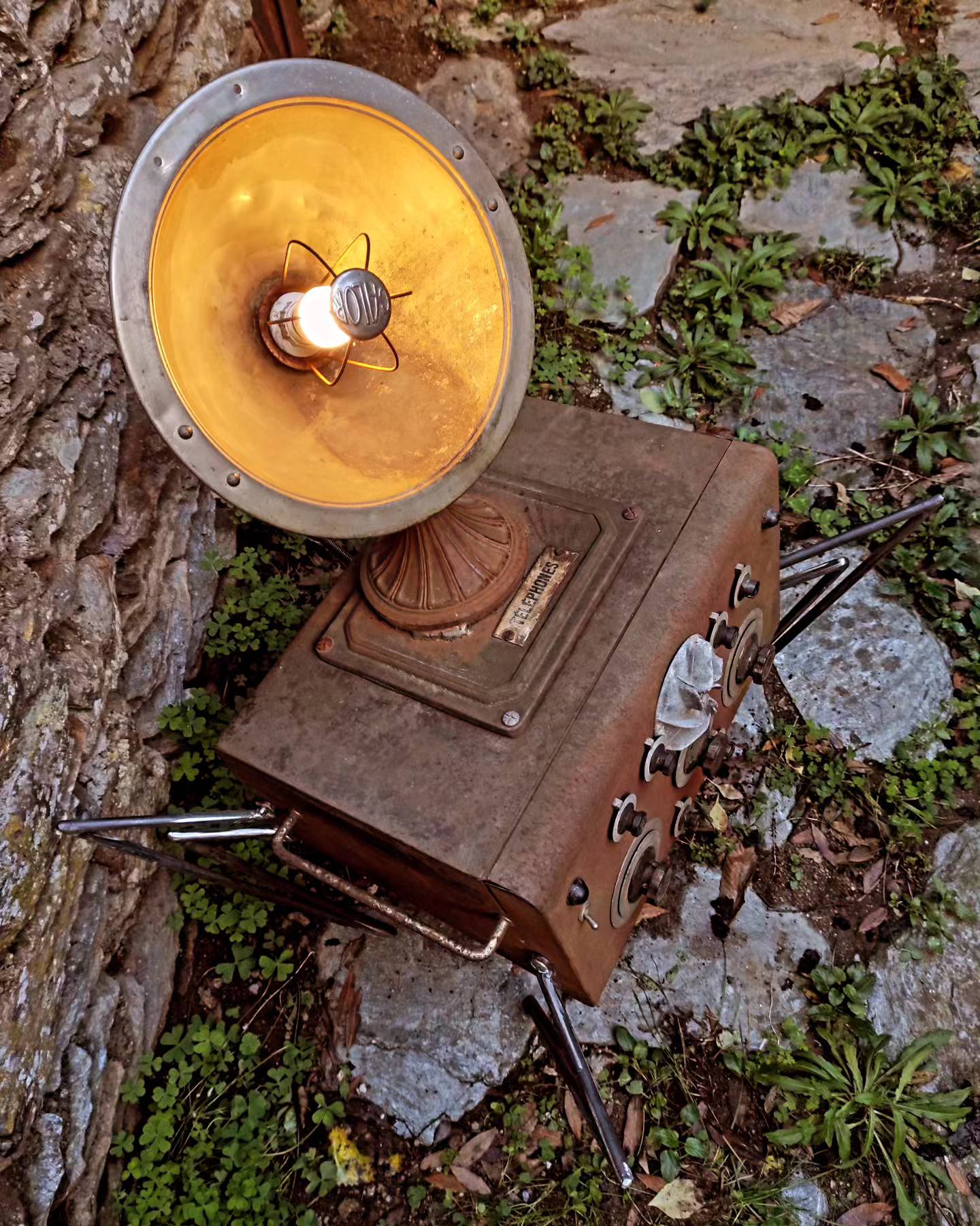 lampe araignée robot retro-futuriste — 3