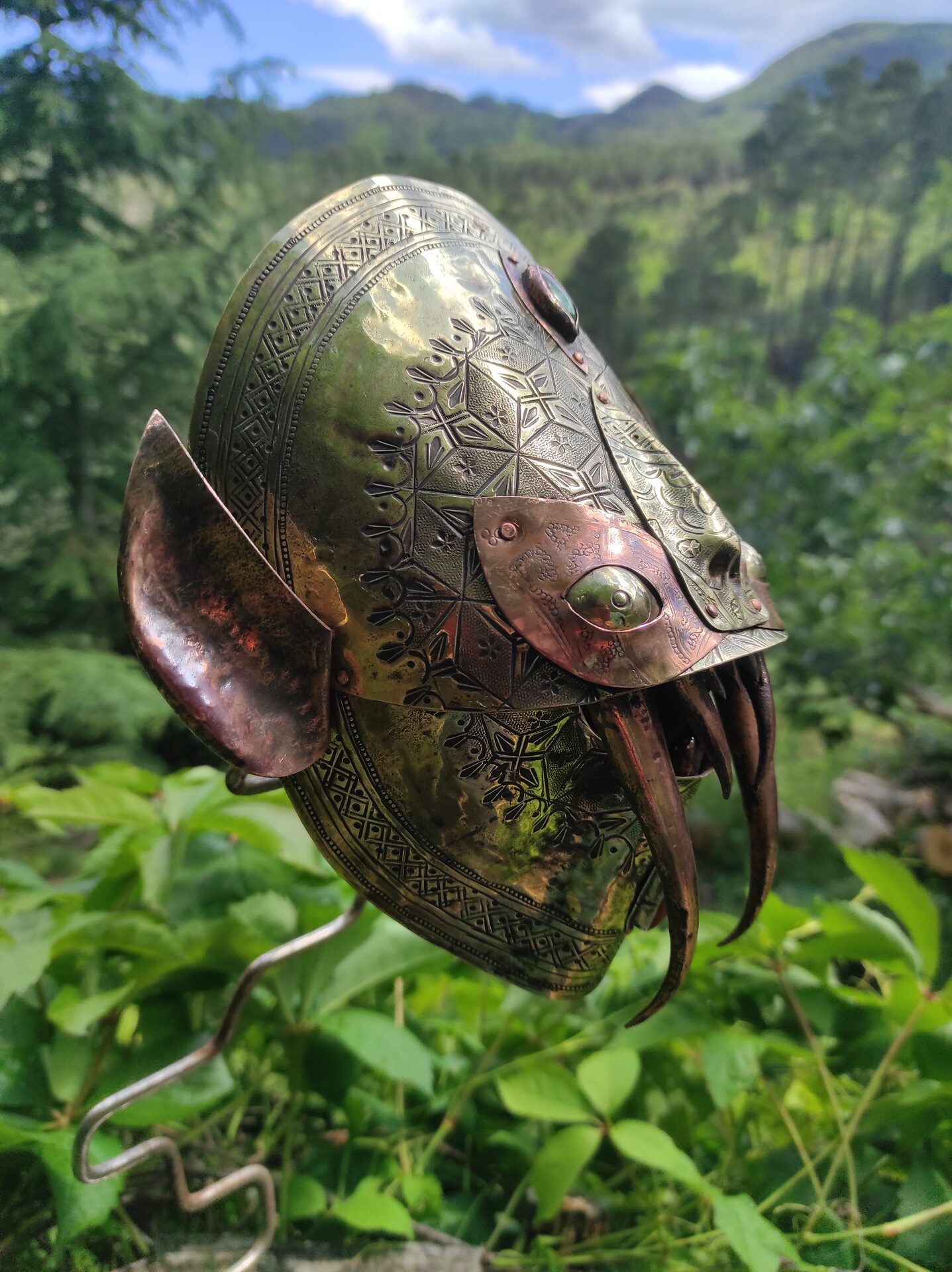 Ritual mask in brass, copper and semi-precious stone — 3